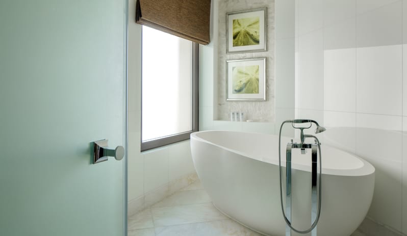 middle-east-holidays-abu-dhabi-st-regis-saadiyat-island-resort-hotel-astor- suite-bathroom